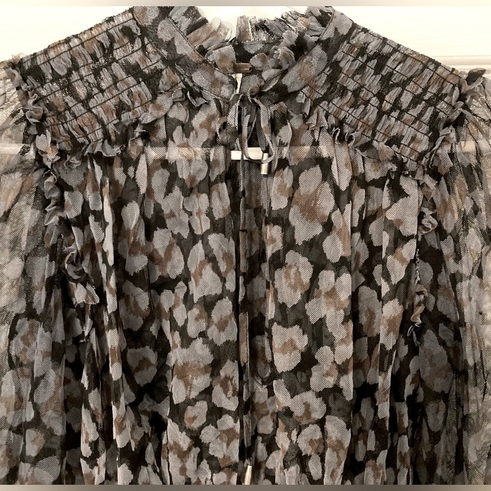 FREE PEOPLE TWYLA SPOTTED PRINT BLOUSE - Size XS - Picture 7 of 13